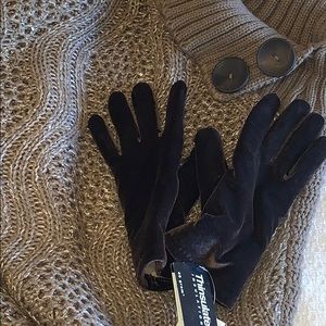 Woman’s Thinsulate 3M gloves